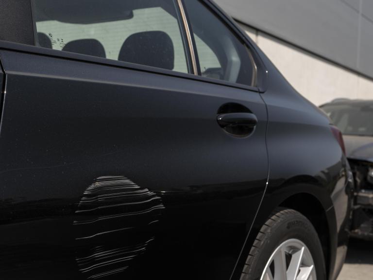 Zijaanzicht-bmw-kras-achterdeur